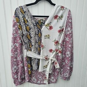 Gimmicks By The Buckle Floral and Snake Print Top Women's Medium